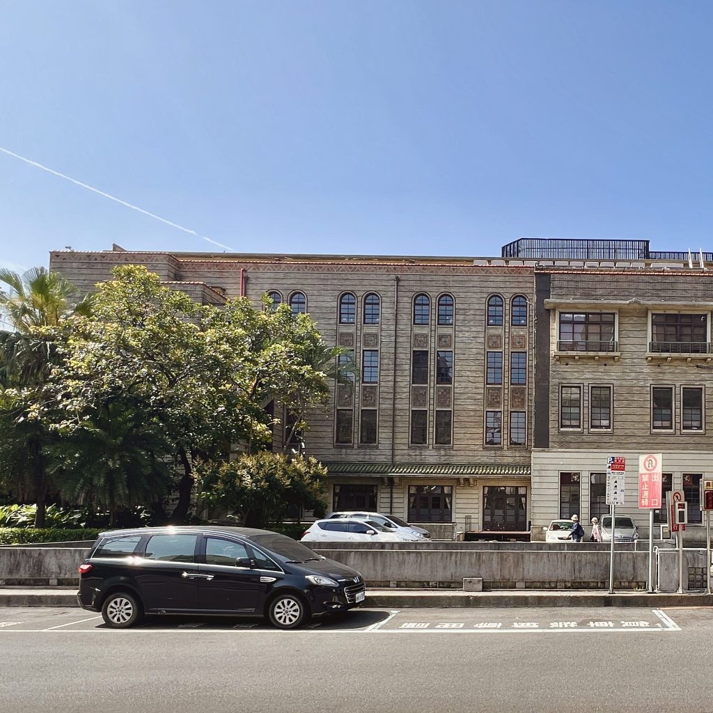 [Ceréna莫笑] fairyland.tw 台灣建築考察 - 台北中山堂折衷主義建築與面磚立面攝影