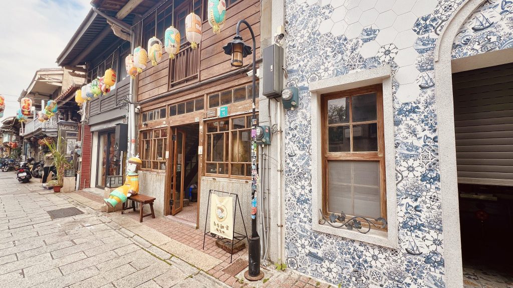 [Ceréna莫笑] fairyland.tw 台灣建築考察 - 台南神農街清代老屋與手作燈籠街道攝影
