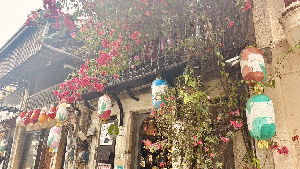 [Ceréna莫笑] fairyland.tw 台灣建築考察 - 台南神農街清代老屋與手作燈籠街道攝影
